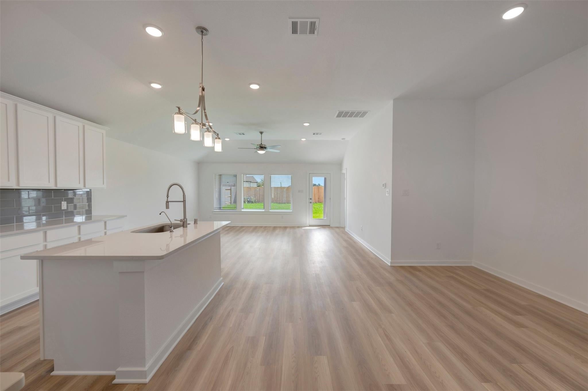 5715 Sunland Trail