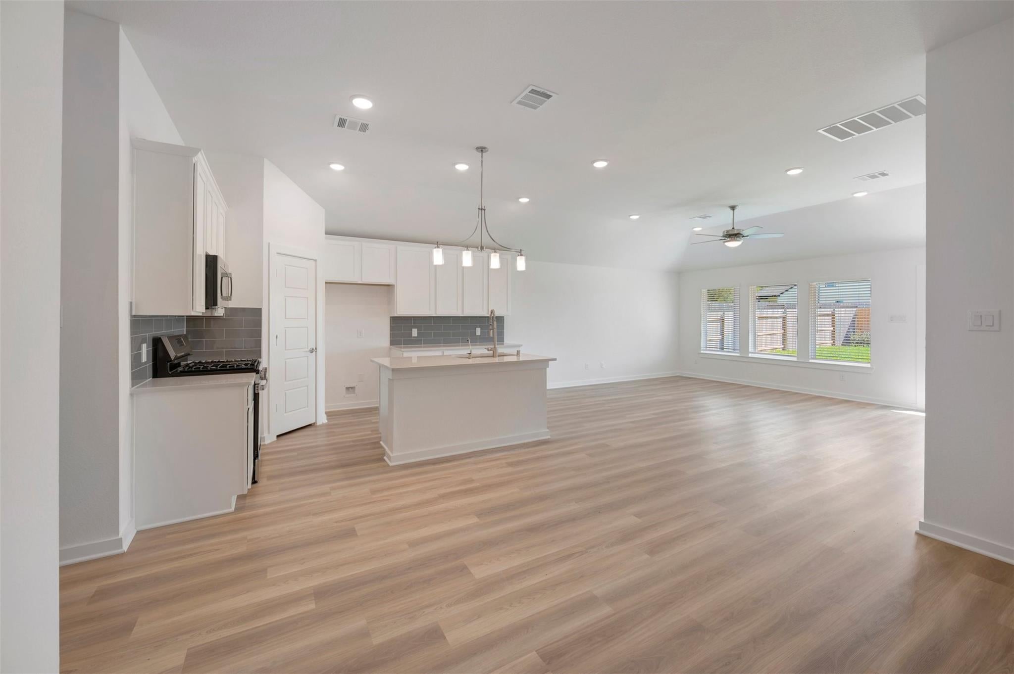 5715 Sunland Trail