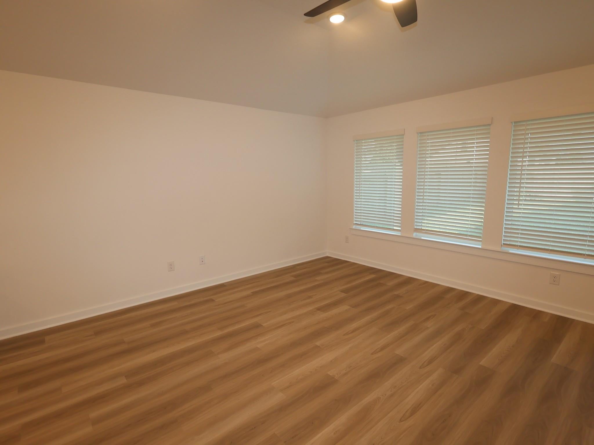 5715 Sunland Trail