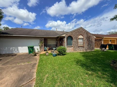 Photo of 4119 Fairgreen Lane, Houston, TX 77047 (MLS # 85043419)