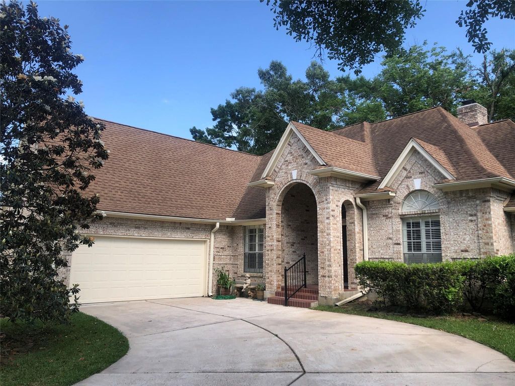 Photo of 135 Lakeside Drive, Conroe, TX 77356 (MLS # 66307563)