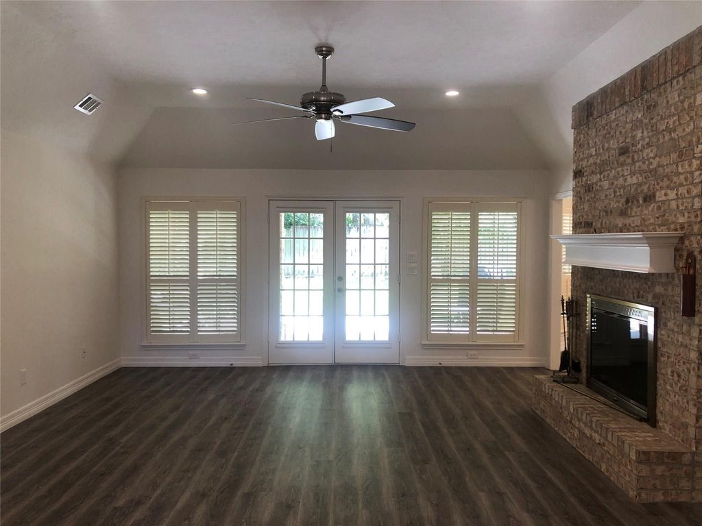 Photo of 135 Lakeside Drive, Conroe, TX 77356 (MLS # 66307563)