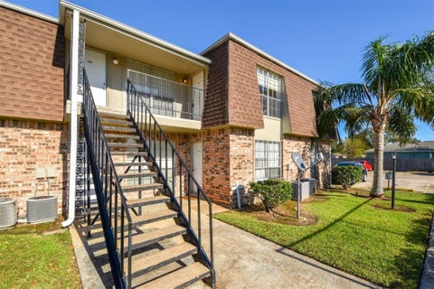 Photo of 5252 Twin City Highway #464, Groves, TX 77619 (MLS # 63910895)