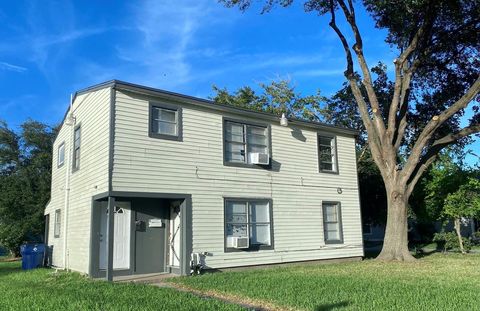 Photo of 1138 4th Avenue N #1140, Texas City, TX 77590 (MLS # 28656451) Photo of 1138 4th Avenue N #1140, Texas City, TX 77590 (MLS # 28656451)
