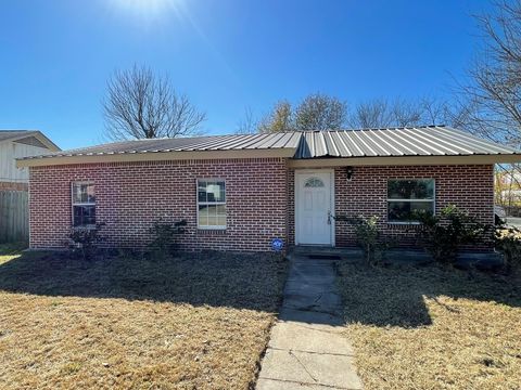Photo of 17202 Sunshine Street, Houston, TX 77049 (MLS # 83122868)