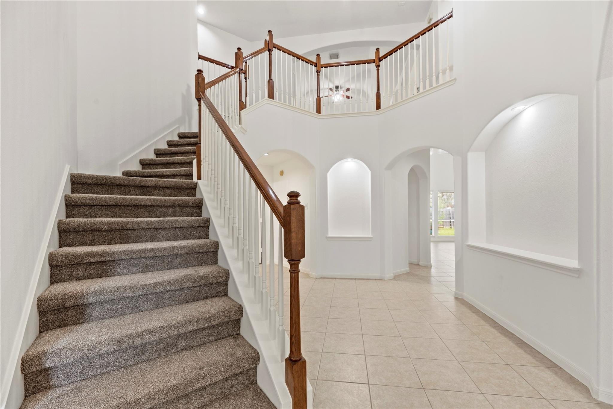 1810 Candle Light Court