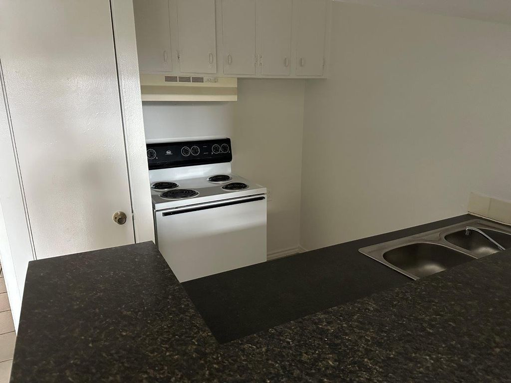 Photo of 820 W Alabama Street #6, Houston, TX 77006 (MLS # 42187040)