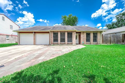 Photo of 16238 Sierra Grande Drive, Houston, TX 77083 (MLS # 73916481)