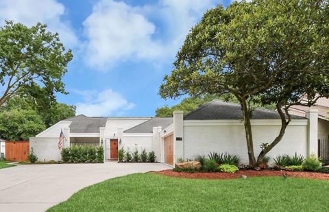 Photo of 11906 Pebble Rock Drive, Houston, TX 77077 (MLS # 16207958)