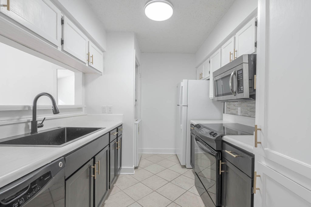 Photo of 2277 S Kirkwood Road #4/808, Houston, TX 77077 (MLS # 12204359)