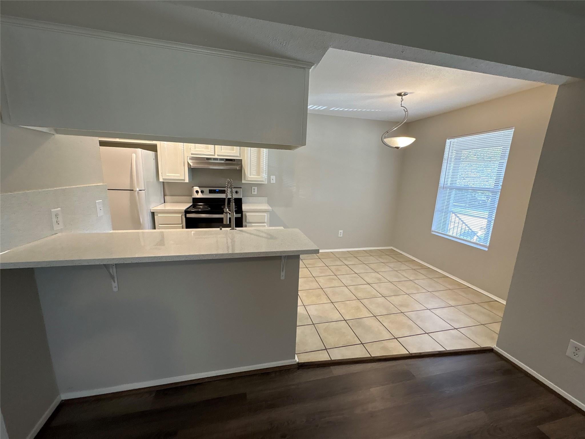 318 S Poplar Street 3