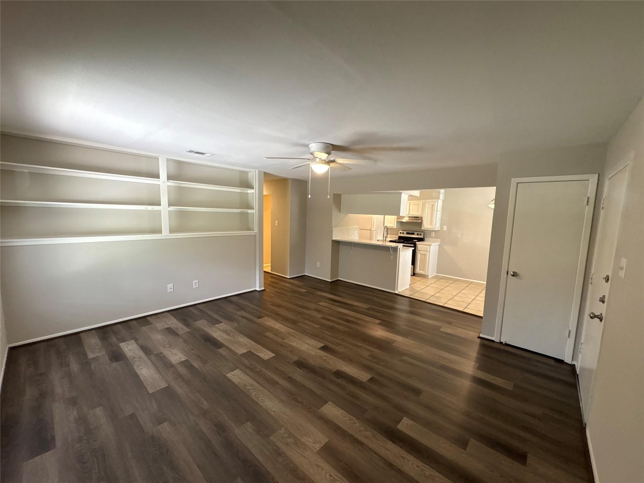 318 S Poplar Street 3