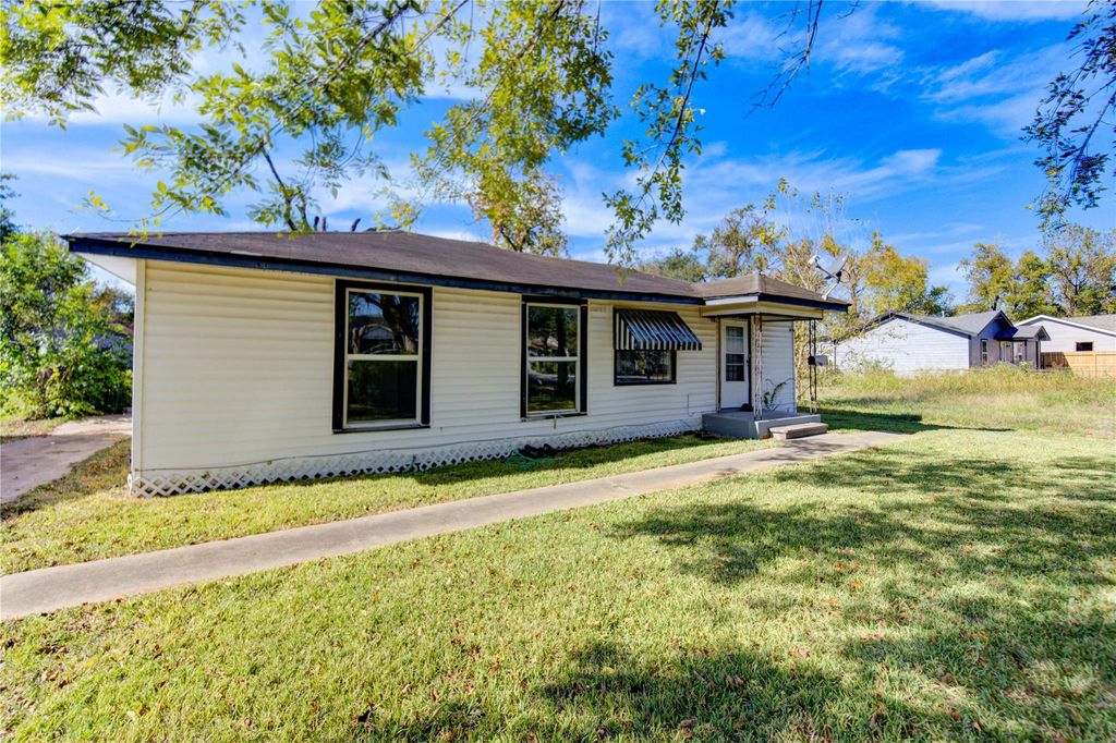 Photo of 3431 Sayers Street, Houston, TX 77026 (MLS # 63161034)