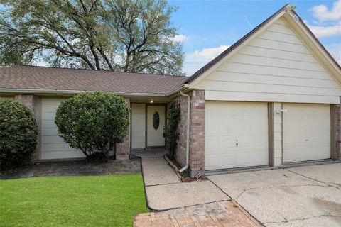 Photo of 14154 Whispering Palms Drive, Houston, TX 77066 (MLS # 36359805)