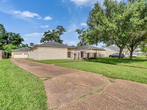 Photo of 3015 Inwood Drive, Dickinson, TX 77539 (MLS # 62015997)