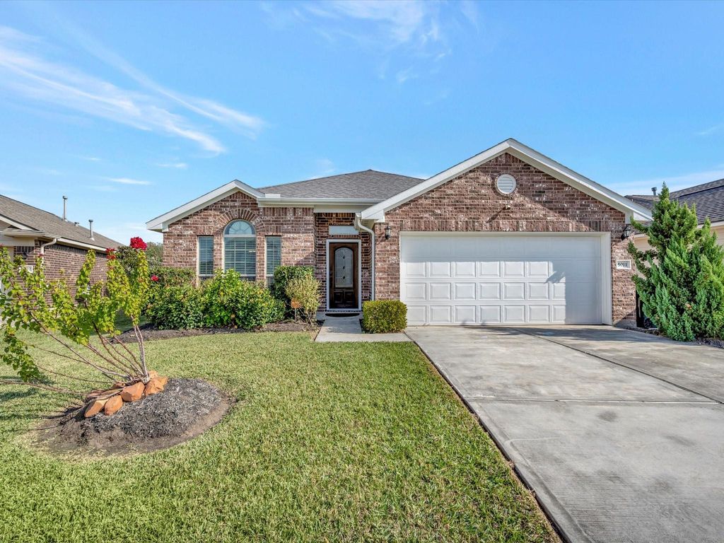 Photo of 5011 Gulf Stream Lane, Bacliff, TX 77518 (MLS # 66055039)
