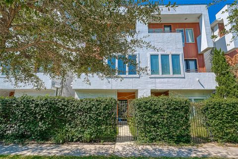 Photo of 2748 Clay Street, Houston, TX 77003 (MLS # 21391786)