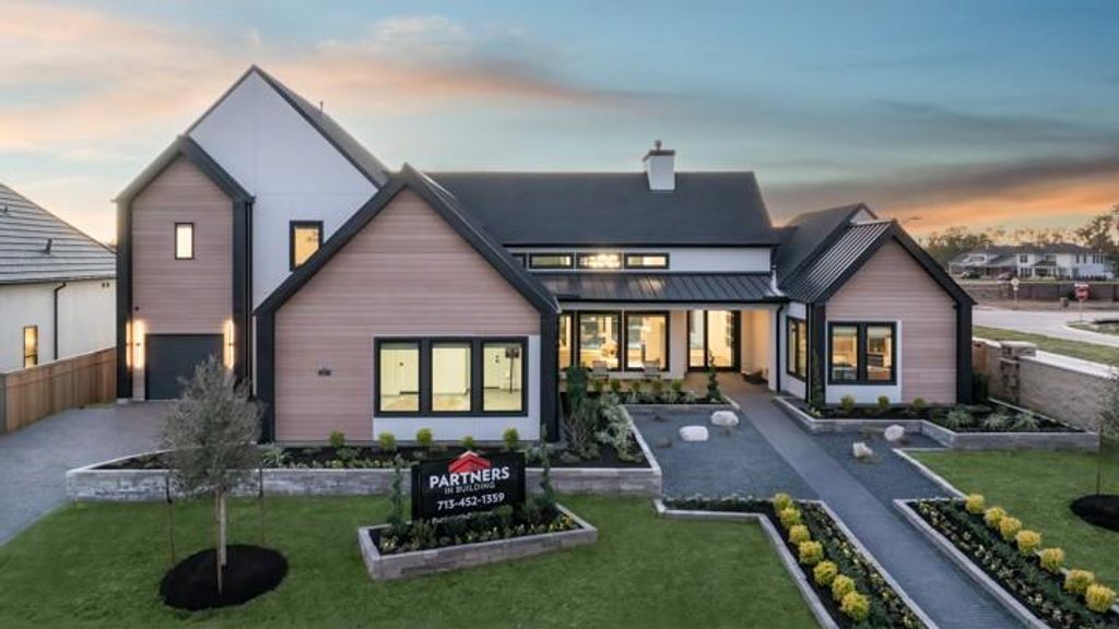 Photo of 2015 Crown Lake Drive, Missouri City, TX 77459 (MLS # 47605943)