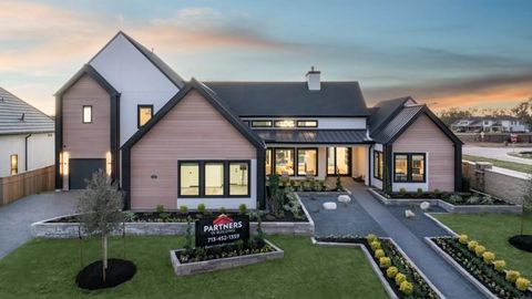 Photo of 2015 Crown Lake Drive, Missouri City, TX 77459 (MLS # 47605943)