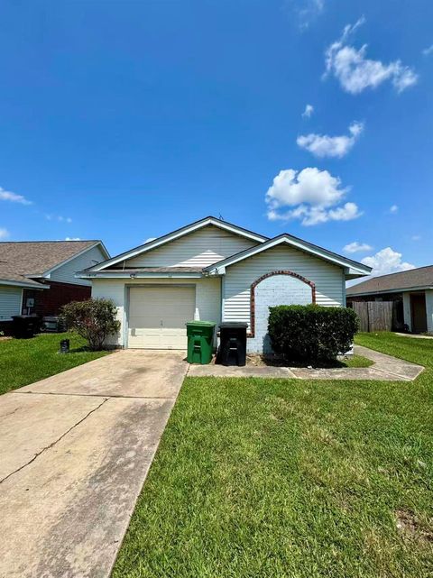 Photo of 4630 Croker Ridge Road, Houston, TX 77053 (MLS # 75389196) Photo of 4630 Croker Ridge Road, Houston, TX 77053 (MLS # 75389196)