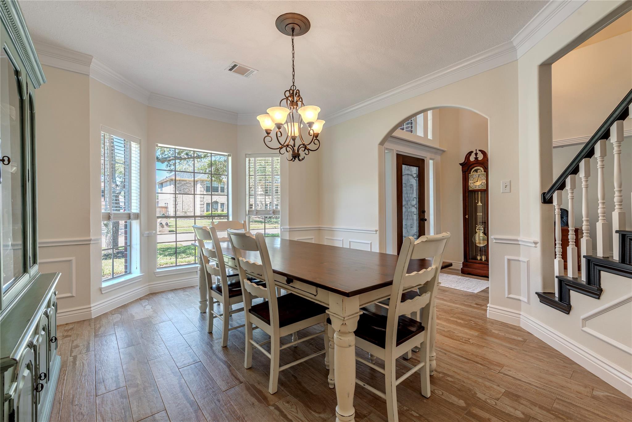 1305 Edgewater Drive