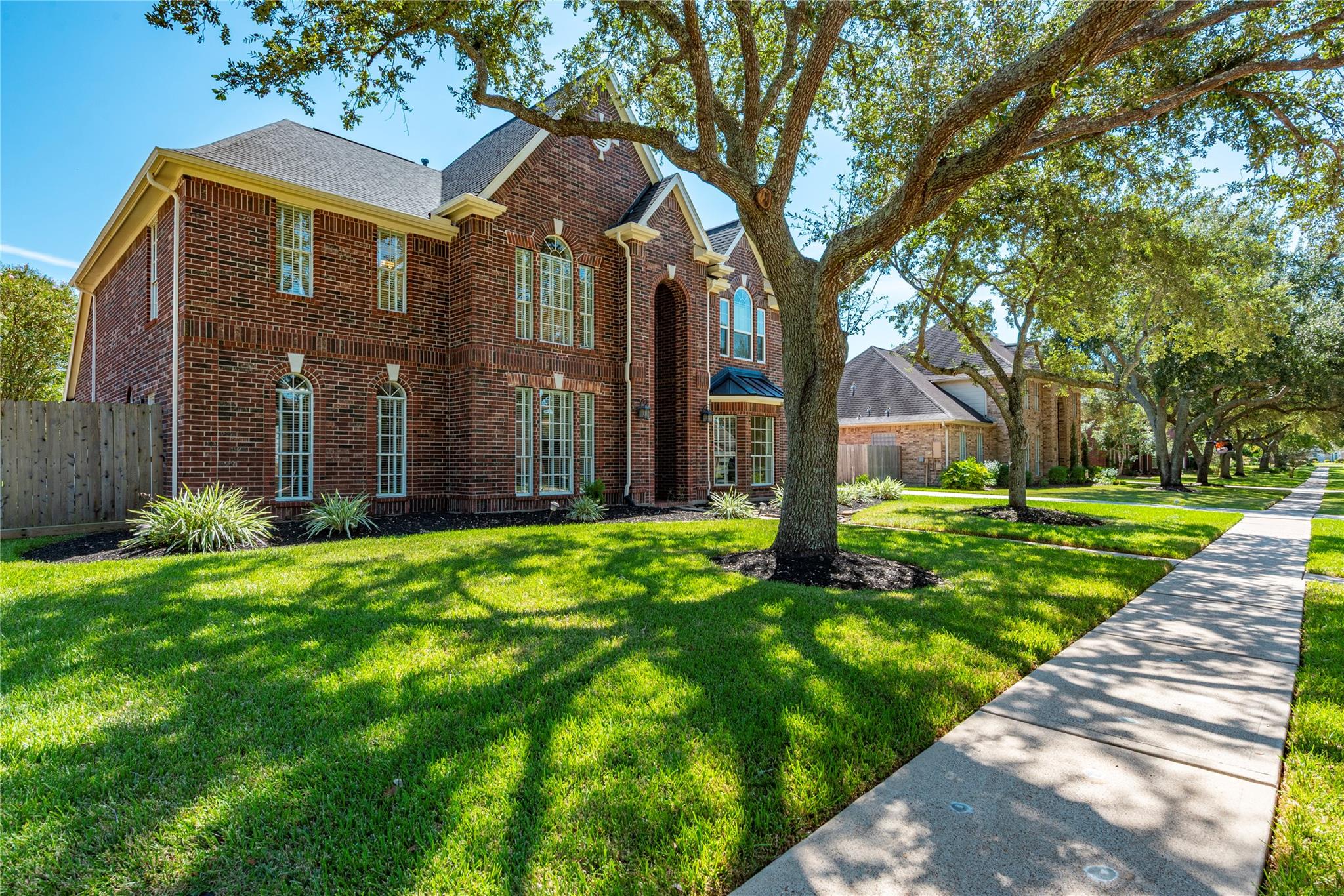 1305 Edgewater Drive