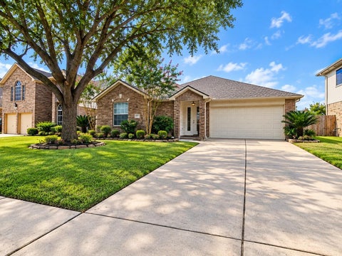 Photo of 23127 N Waterlake DR, Richmond, TX 77406 (MLS # 10363945)