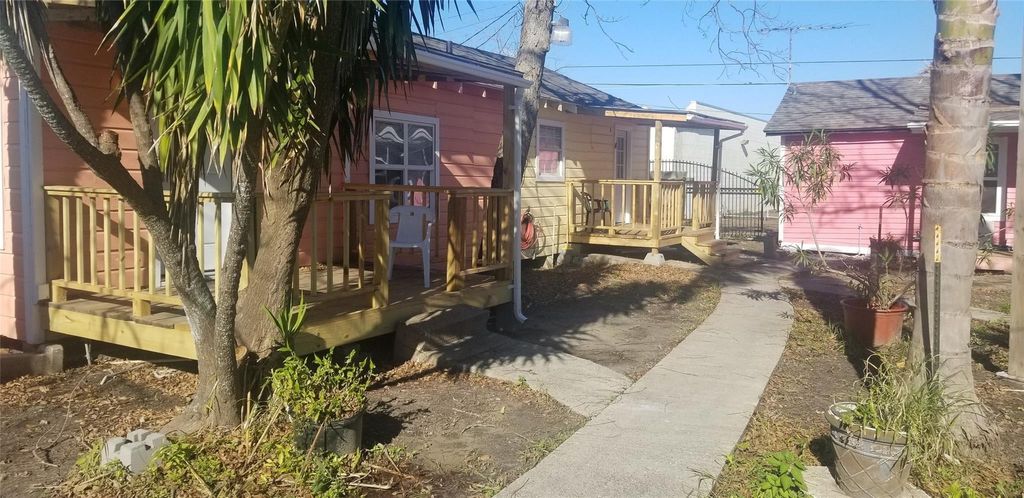 Photo of 4418 Avenue P 1/2 Unit 3, Galveston, TX 77550 (MLS # 26834193)