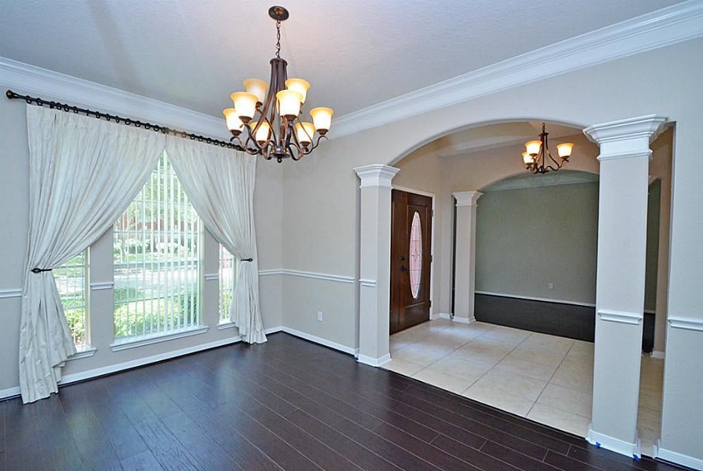 523 Crestridge Drive