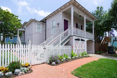 Photo of 1416 13th Street, Galveston, TX 77550 (MLS # 58817862)