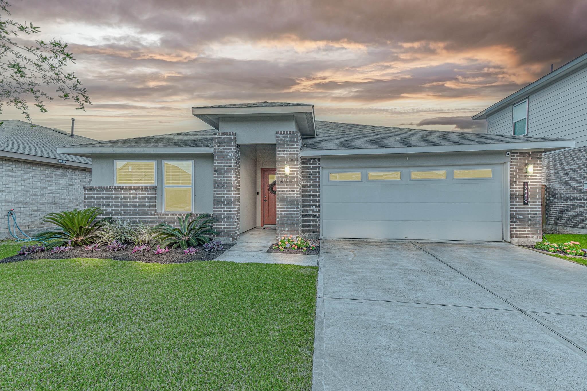 13009 Oleander Bay Lane