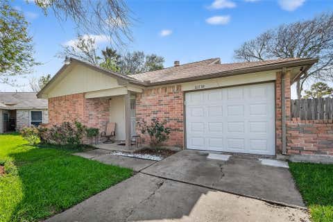 Photo of 10738 Highland Woods Drive, Sugar Land, TX 77498 (MLS # 18393947)