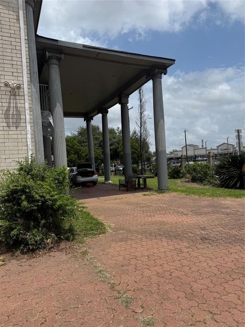 Photo of 8528 Beechnut St Street, Houston, TX 77036 (MLS # 53883966)