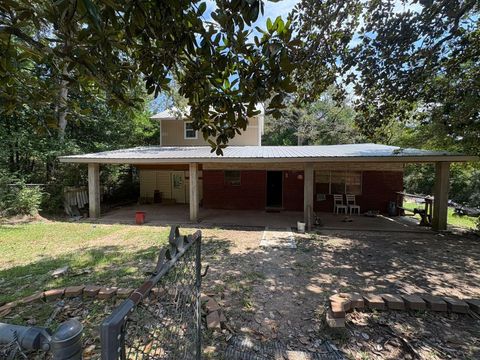 Photo of 110 Prince Valiant Drive, Ivanhoe, TX 75979 (MLS # 85258547)