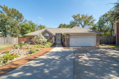 Property photo of 1119 Courtside Drive, League City, TX 77573