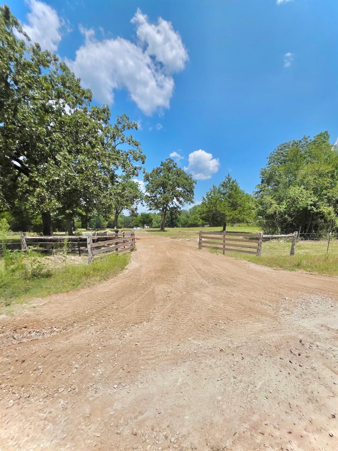 22930 Sharpwest Trail