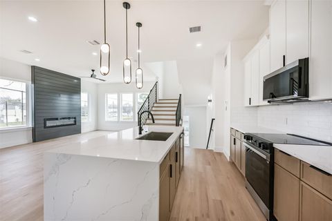 Homes For Sale - 3808 Ennis Street<br/> Houston, TX 77004