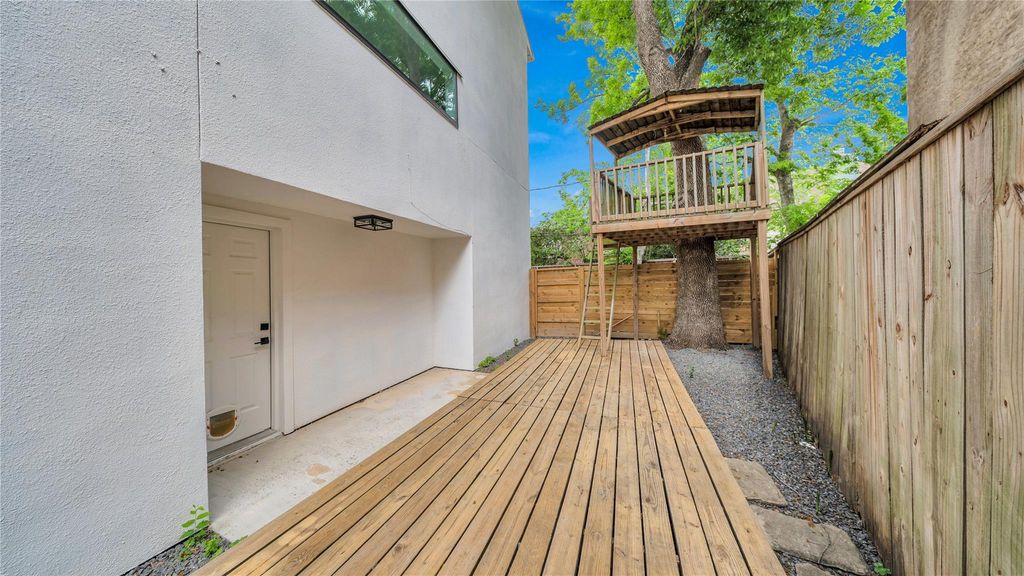 Photo of 3510 Bellaire Boulevard, Houston, TX 77025 (MLS # 8822346)