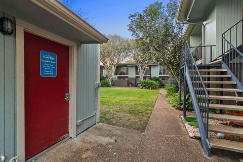 Tiny photo for 102 Strand Street #3, Galveston, TX 77550 (MLS # 17210526)