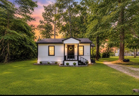 Photo of 520 Lakeshore Drive, Cleveland, TX 77327 (MLS # 39624652)