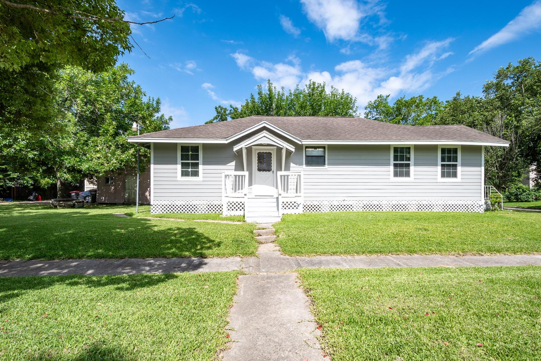 3201 Iowa Street