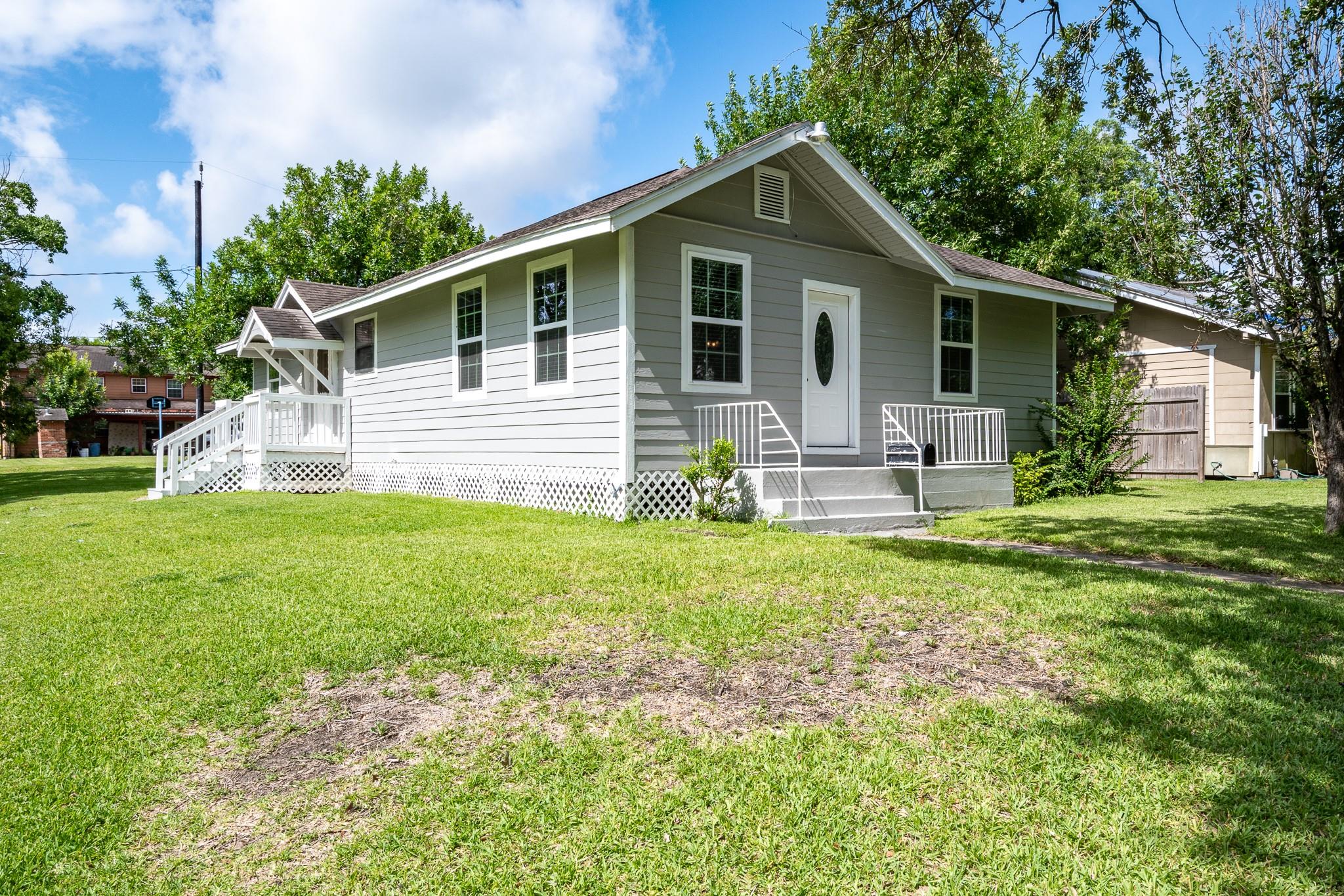 3201 Iowa Street