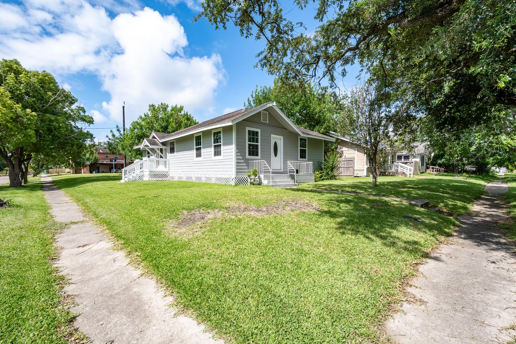 3201 Iowa Street