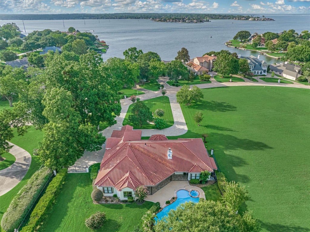 Photo of 66 Lake Estates Drive, Montgomery, TX 77356 (MLS # 57572704)