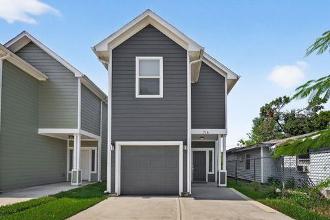 Photo of 714 Zoe Street, Houston, TX 77020 (MLS # 73534267)