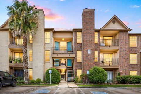 Photo of 2121 Hepburn Street #710, Houston, TX 77054 (MLS # 69096284)