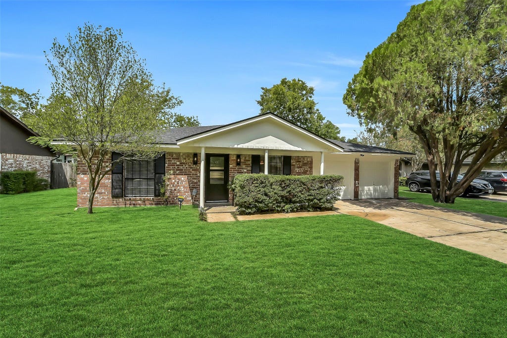 Photo of 12326 Brandywyne Drive, Houston, TX 77077 (MLS # 43624639)