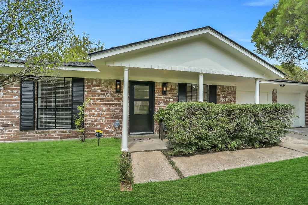 Photo of 12326 Brandywyne Drive, Houston, TX 77077 (MLS # 43624639)
