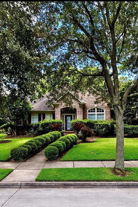 Photo of 4402 Water Elm Way, Houston, TX 77059 (MLS # 58811308)