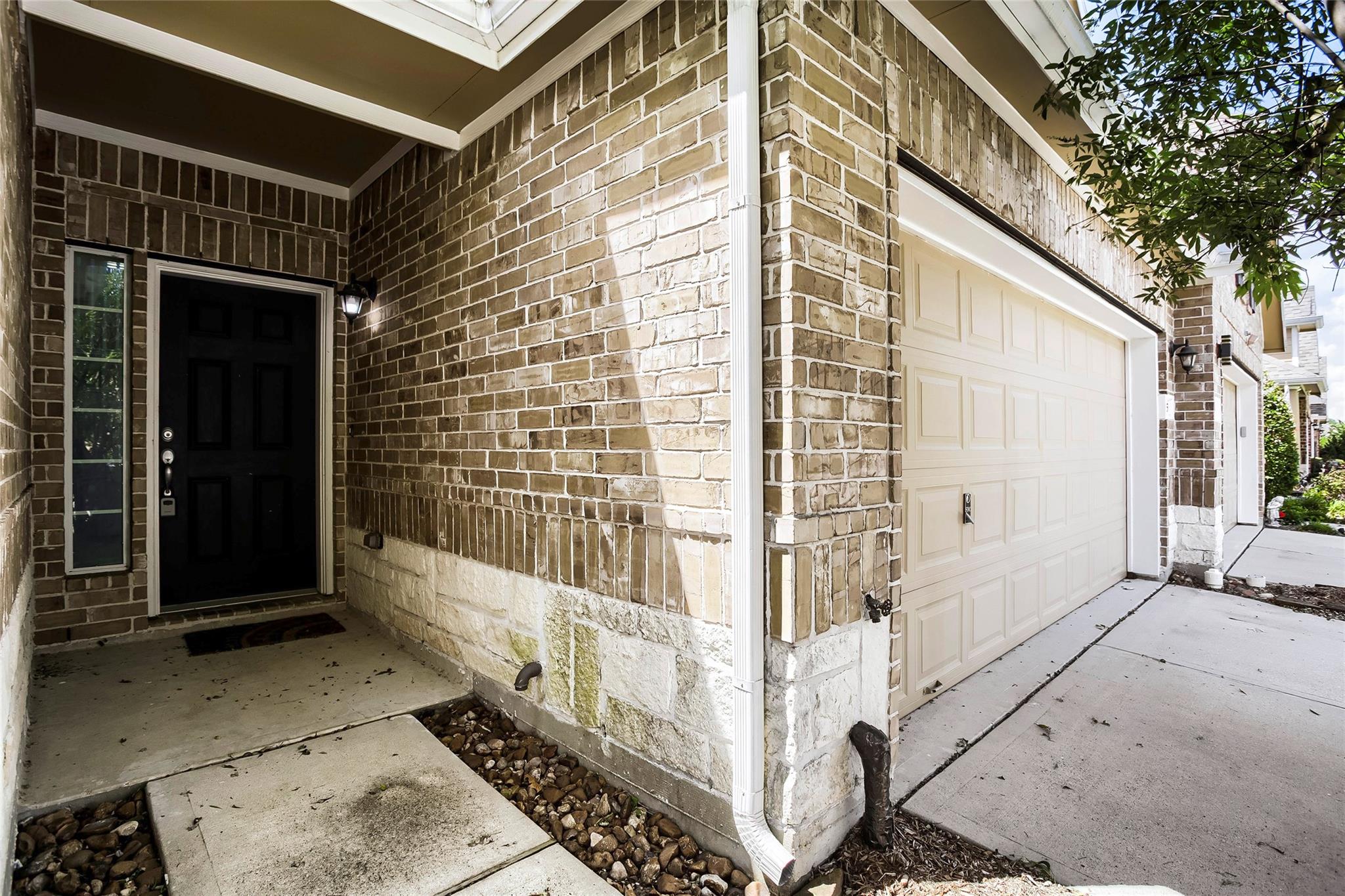 8415 Sunset Loch Drive